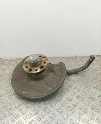 Front wheel hub