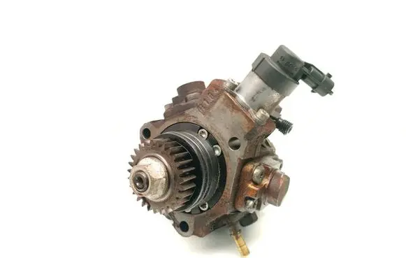 Nissan X-Trail T31 Fuel injection high pressure pump 8200690744 0445010170
