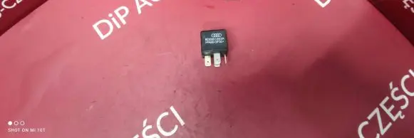 Volkswagen PASSAT B5 Other relay 8D0951253A