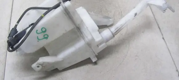 Windshield washer fluid reservoir/tank