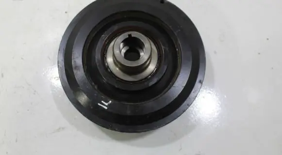 BMW 7 F01 F02 F03 F04 Crankshaft pulley 7570263