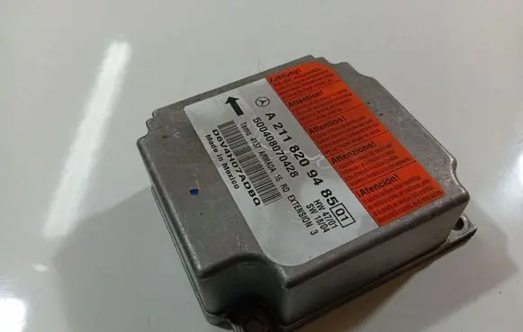 Mercedes-Benz CLS C219 Airbag control unit/module 500408070428