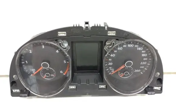 Volkswagen PASSAT B7 Speedometer (instrument cluster) 3AA920870D A2c53238928