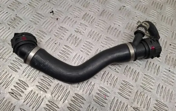 Engine coolant pipe/hose