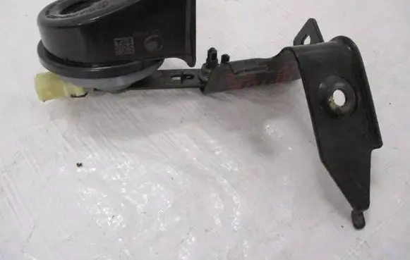 Renault Captur Horn signal 256109128R 31001AL6 6033FB2254