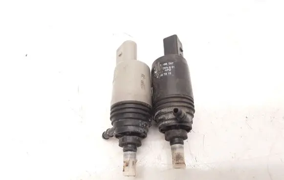 BMW 1 E81 E87 Headlight washer pump 6934159 7199567 67126934159