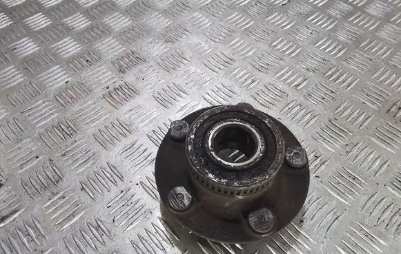 Chrysler 300M Rear wheel hub