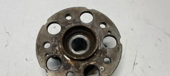 Honda CR-V Rear wheel hub