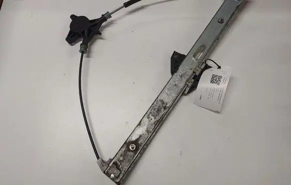 Mazda 3 I Front window lifting mechanism without motor