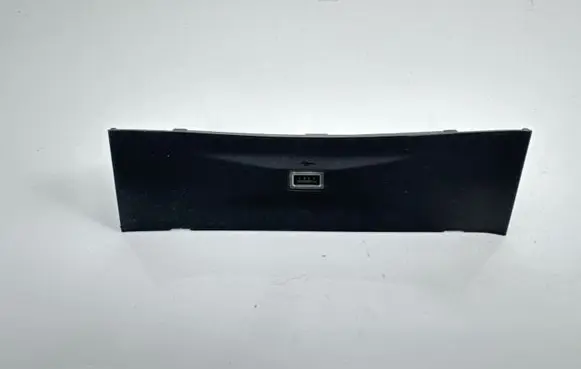 Alfa Romeo Giulia USB socket connector 50544180