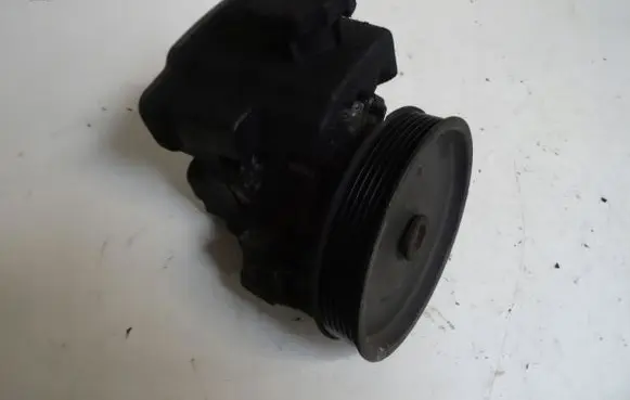 Mercedes-Benz C W204 Power steering pump