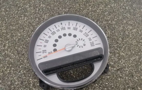 Mini One - Cooper Coupe R56 Speedometer (instrument cluster) 9232430