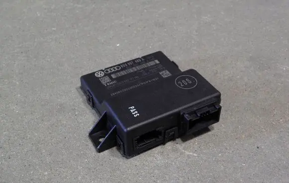 Audi A1 Gateway control module 8U0907468A
