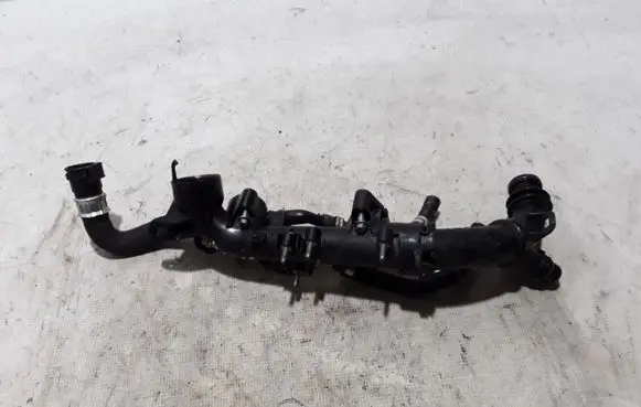 Peugeot 3008 II Engine coolant pipe/hose Z12002105