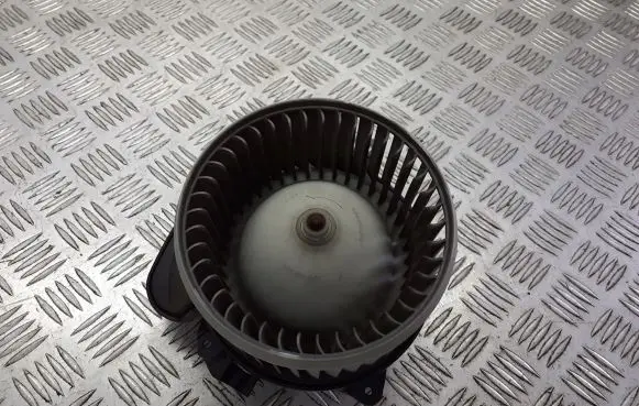 Opel Corsa D Front door blower motor 13335075