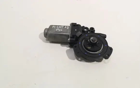 Hyundai Sonata Front door window regulator motor
