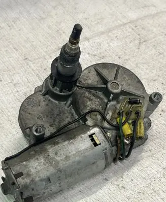 Audi A6 S6 C4 4A Rear window wiper motor 8A9955713 404192