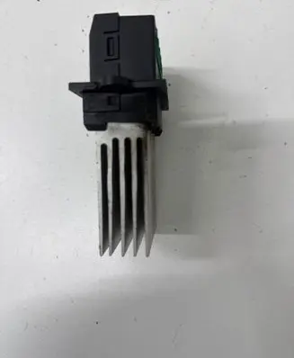 Nissan Micra Heater blower motor/fan resistor F657165W 657165W046500
