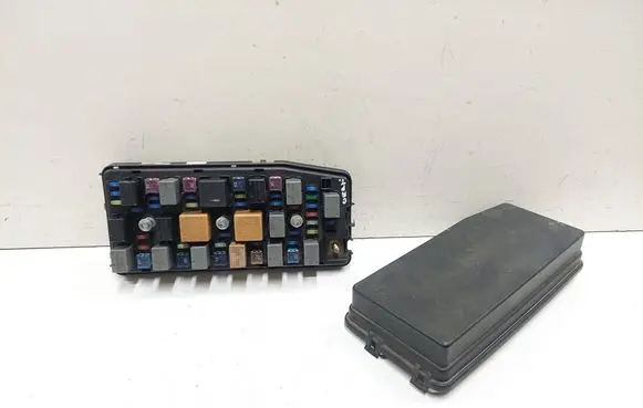 Chevrolet Captiva Fuse box set 96821095