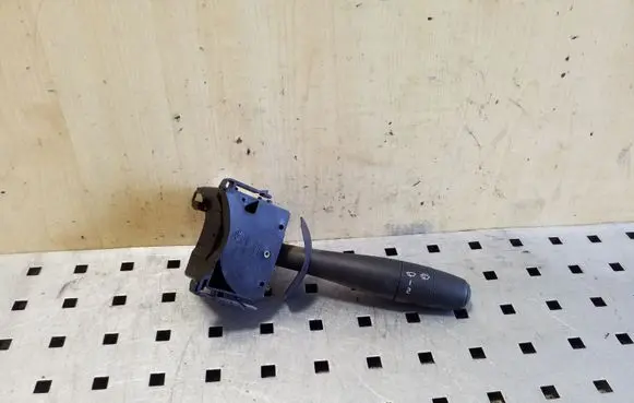 Renault Trafic II (X83) Wiper control stalk 8200878343