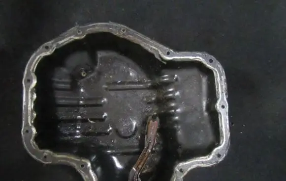 Oil sump