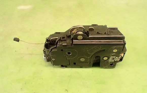 Seat Toledo III (5P) Front door lock 3D1837016