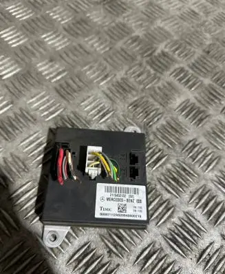 Mercedes-Benz E W211 Comfort/convenience module 2115452132