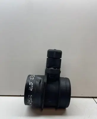 Volkswagen Touareg I Mass air flow meter 02811002463