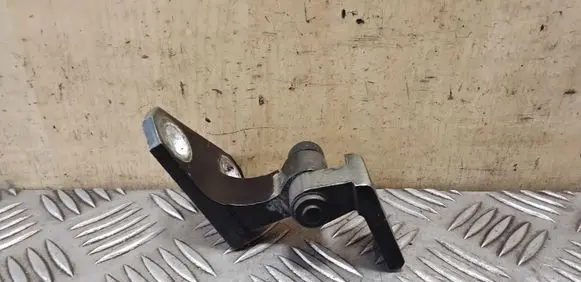 Volkswagen PASSAT CC Front door upper hinge 3C0831402D