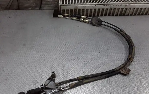 Gear shift cable linkage