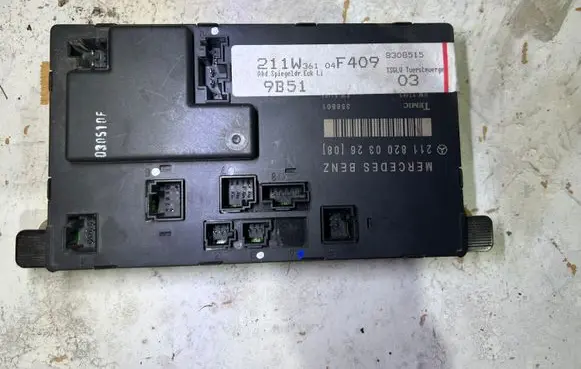 Mercedes-Benz E W211 Door control unit/module 2118200326