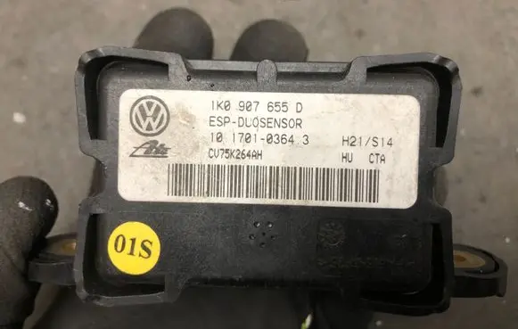 Skoda Octavia Mk2 (1Z) ESP acceleration yaw rate sensor 1K0907655D