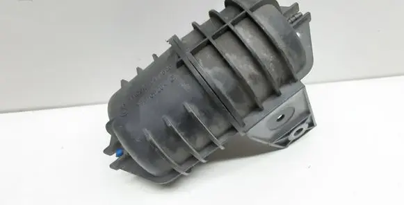 Vacuum air tank
