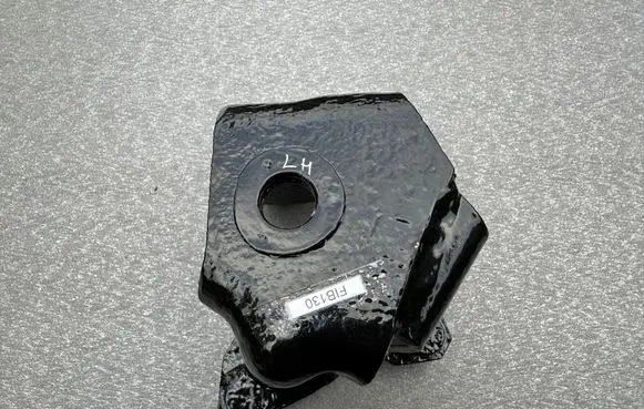 Nissan Patrol Y61 Front shock absorber mounting bracket 56116VB000