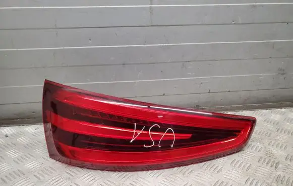Audi Q3 8U Tailgate rear/tail lights 8U0945093D