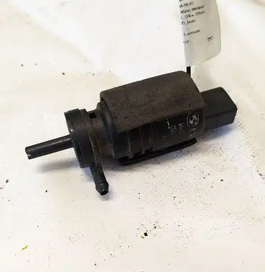 BMW 3 E46 Windscreen/windshield washer pump 8362154