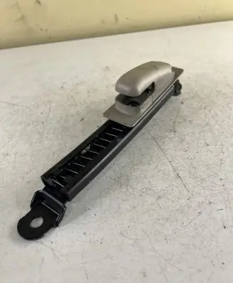 Jeep Grand Cherokee (WK) Seat belt adjustment rail 0XE25BD1AC V354051