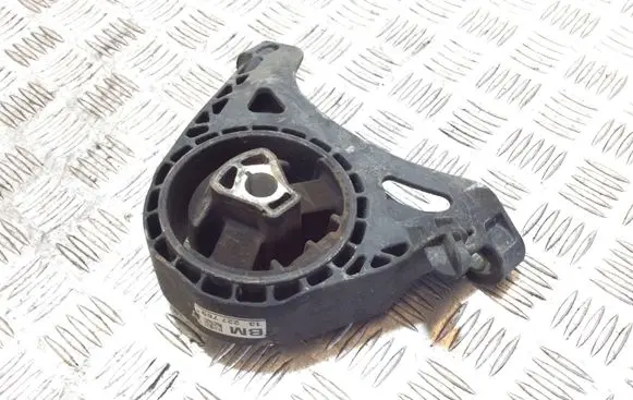 Opel Insignia A Engine mount bracket 13227769
