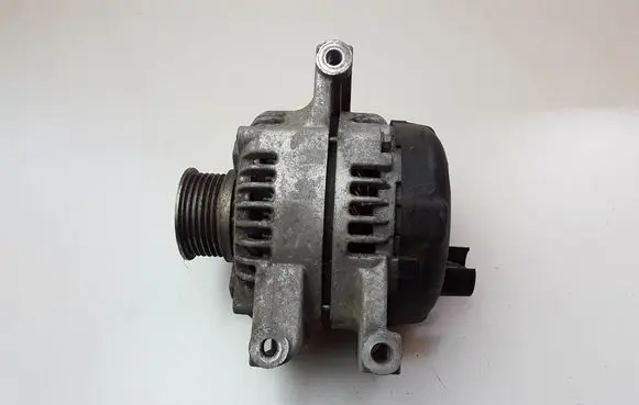 Opel Astra K Generator/alternator 13587304B