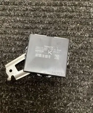 Toyota RAV 4 (XA50) Hand brake control module 8905042030