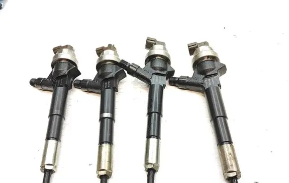 Opel Mokka Fuel injector 55567729 01R09465