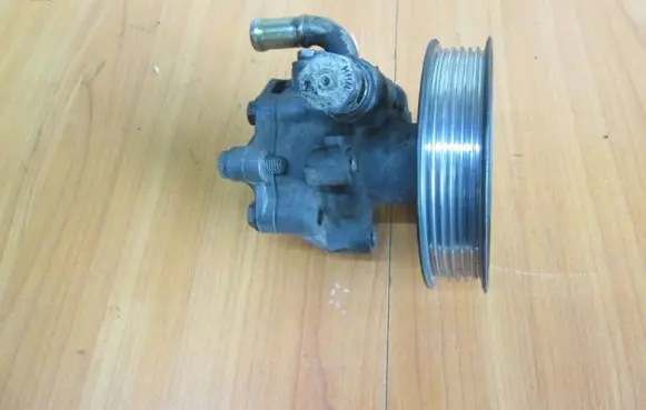 Seat Leon (1M) Power steering pump 1J0422154A