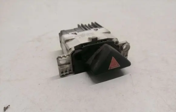 Ford Focus Hazard light switch 98AG13A350AE 151100