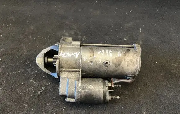 Volkswagen PASSAT B5.5 Starter motor 068911024E