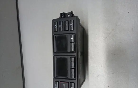 Audi A4 S4 B5 8D Climate control unit 8L0820043D 5HB00760804