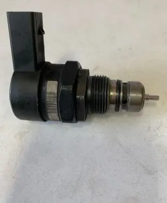 BMW 5 E60 E61 Fuel pressure sensor 0281002738 12889947
