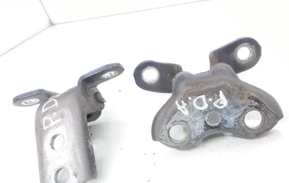 Toyota Avensis T270 Front door hinge set Es03