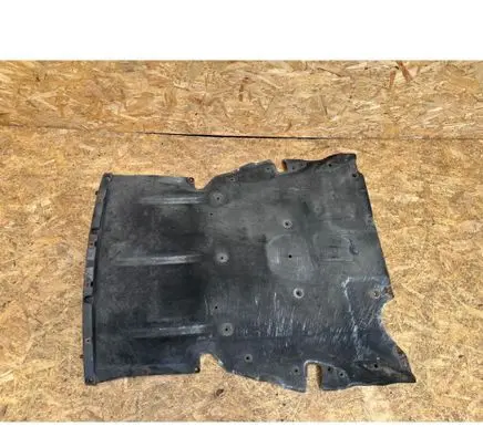 BMW 4 F32 F33 Engine splash shield/under tray 7241814