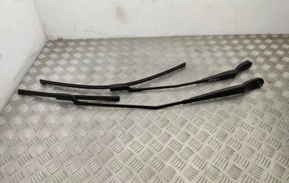 Opel Grandland X Front wiper blade arm YP00060580