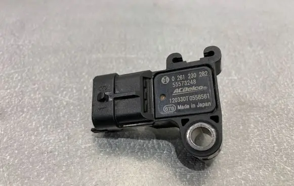 Chevrolet Trax Air pressure sensor 0261230282